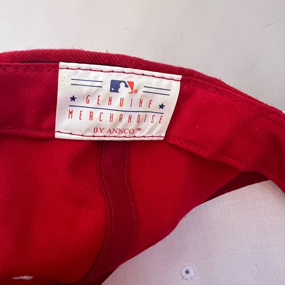 Red New York Yankees Baseball Cap - Picture 5 of 9